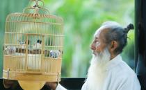 老年人做憋气运动引起胸闷