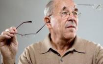 老人如何正确佩戴老花镜 有哪些误区