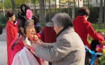 老人怎么穿着对健康有利