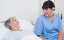 老人睡眠要规律 晚上喝水影响睡眠