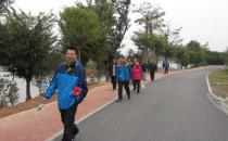 中医养生：老人健步行走有12大好处