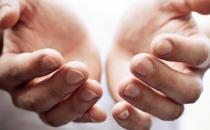 男人手指脱皮是怎么回事