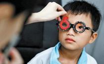 学生考试前夕慎防“假性近视”