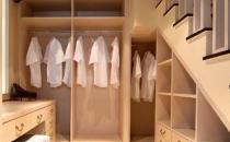 步入式衣帽间如何清洁和保养？