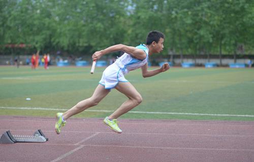 让孩子学会跑步中自我保护