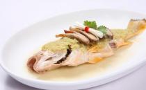 吃鱼营养丰富功效多 但4类人不宜吃鱼