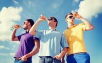 男人喝酒时千万别吃这4种菜 当心“兴尽悲来”