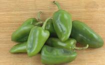 吃青椒要去除蒂部 告诉你几种蔬菜不能吃的部位