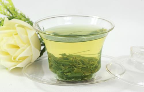 久坐电脑前喝这些茶可缓解视力疲劳