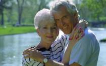 丧偶老人不婚同居隐患多