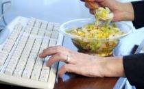 提醒！电脑前不宜摆放的物品