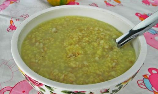 白领失眠吃什么好？8种助眠饮品推荐