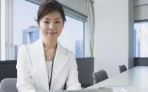 久坐身体僵硬伤害大 四招让你身体变“软”