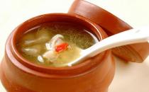 鸡汤营养丰富 但5种人不宜喝鸡汤