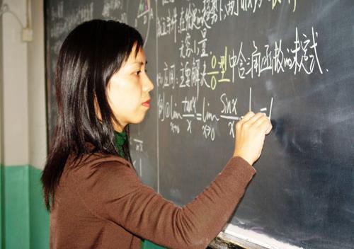 教师保健：吸入粉笔灰危害大吗