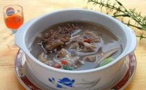 五大原因致女性脱发 女性吃什么可以生发？