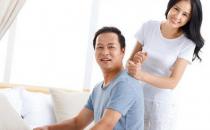 简单五个动作助电脑一族防肩周炎