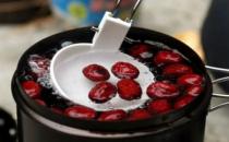 女性喝红枣水有好处 10种人不能吃红枣