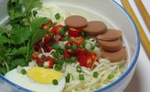 加班白领丽人夜宵巧瘦身