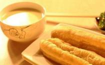 油条配豆浆？这4种常见的早餐吃法不健康