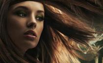 头发干枯毛躁的改善方法