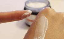 男性要怎么给肌肤补水