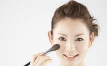 教你8小时不脱妆 打造完美妆容