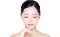 正确使用粉底时底妆更服帖