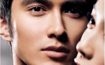 时尚男士应该如何使用粉底