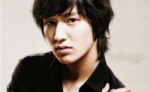 男性如何去除油腻皮肤的烦恼