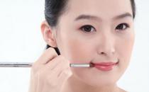 根据嘴唇特点教你画出3D小嘴