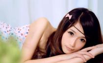 头发瘪塌难看 打造蓬松发型只要4步