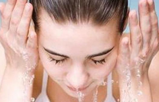 早上只要十分钟！皮肤水嫩一整天！