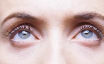 跟眼袋say goodbye 做个美女子！