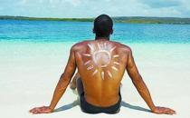 男人注重防晒 有效抗衰老