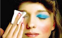 棉巾卸妆方法用对了赛过美白产品