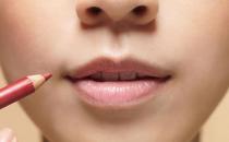 三步嘴唇操 延缓唇部衰老