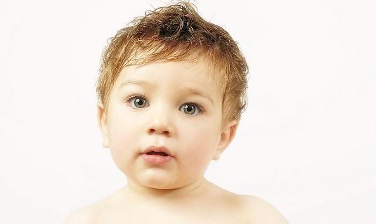 宝宝发高烧应该如何救治？