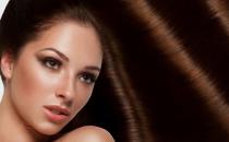 多梳头少扎马尾 秀发才易变丝滑