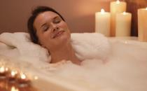 老人有“加龄臭” 要改善自身卫生