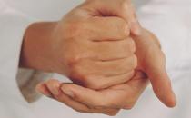 攥拳半分钟 能知老人健康程度