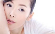 摸脸会长痘？调养祛痘有妙方