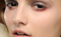 妆花了要怎么补救