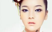 消灭眼袋的化妆小技巧