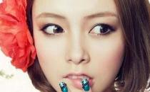 圆脸妹子如何去除双下巴