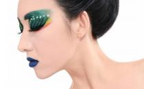 过度化妆 让您的更年期提前五年！