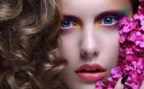 自己如何打理卷发 卷发的打理方法