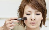 腮红新画法 塑造健康女人味