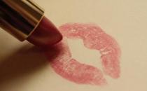 如何快速消除让人羞羞的吻痕？