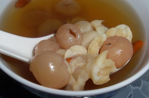 女人脸色红润食疗